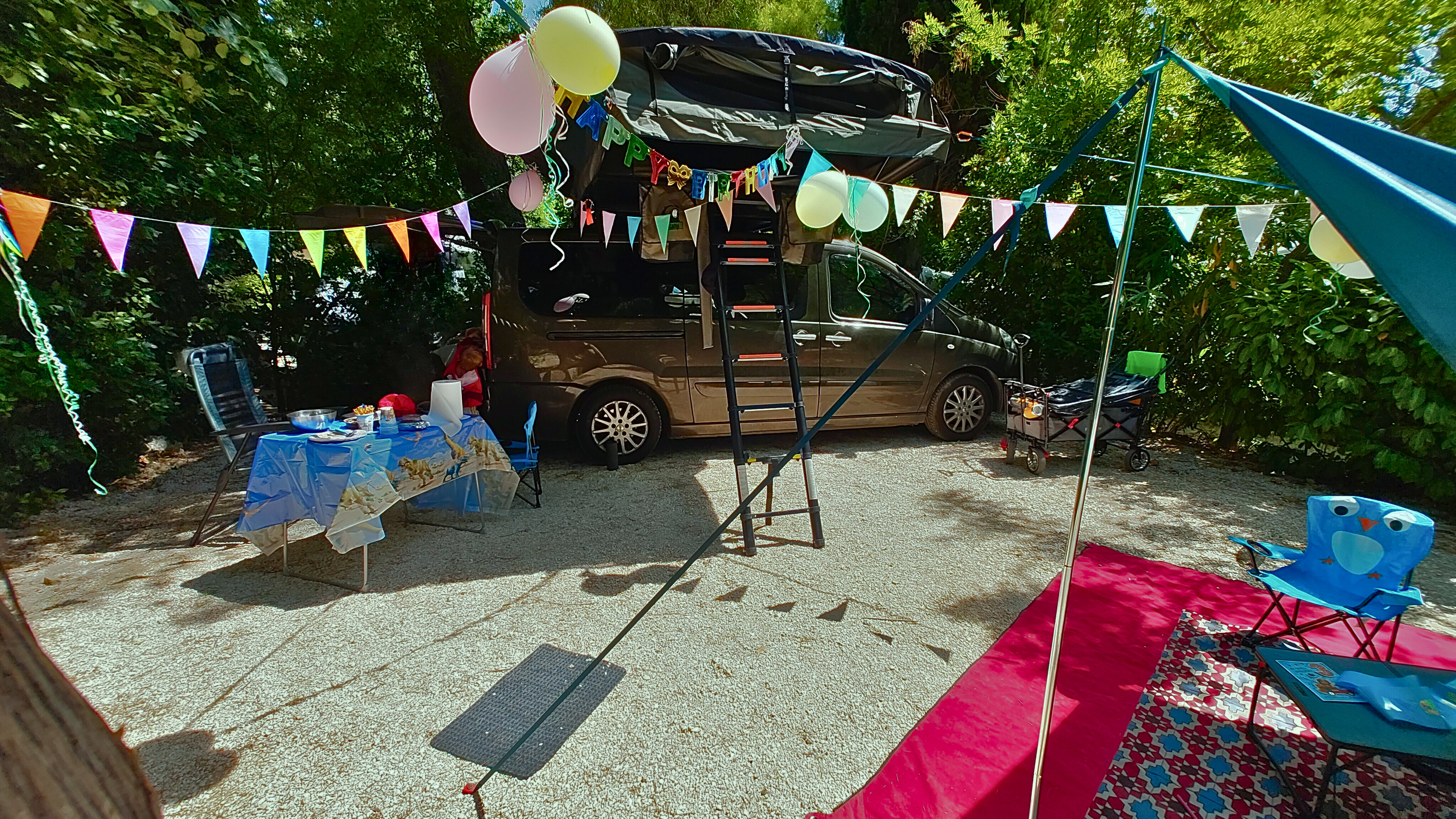 Katusetelk perega – päris elu reisil, kus telk, auto ja väliala loovad toimiva süsteemi